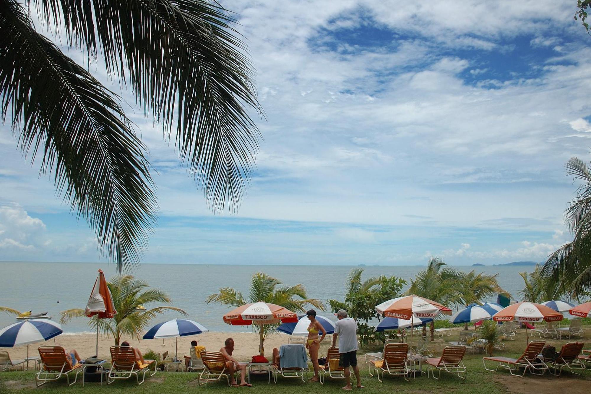 Rainbow Paradise Beach Resort Tanjung Bungah  Exterior photo