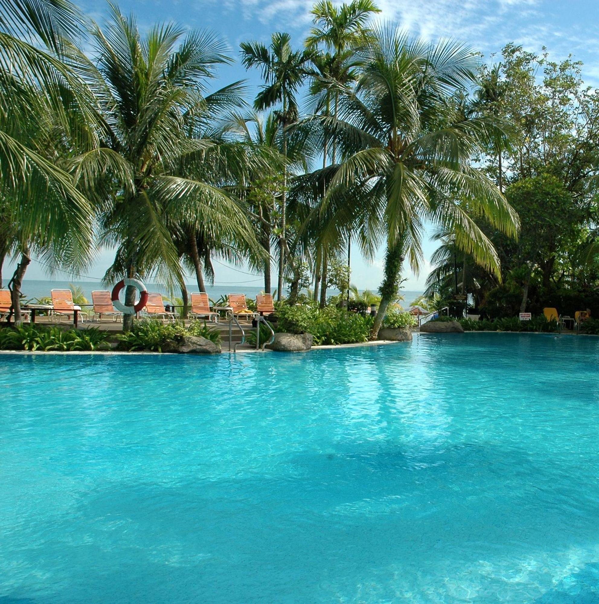 Rainbow Paradise Beach Resort Tanjung Bungah  Exterior photo