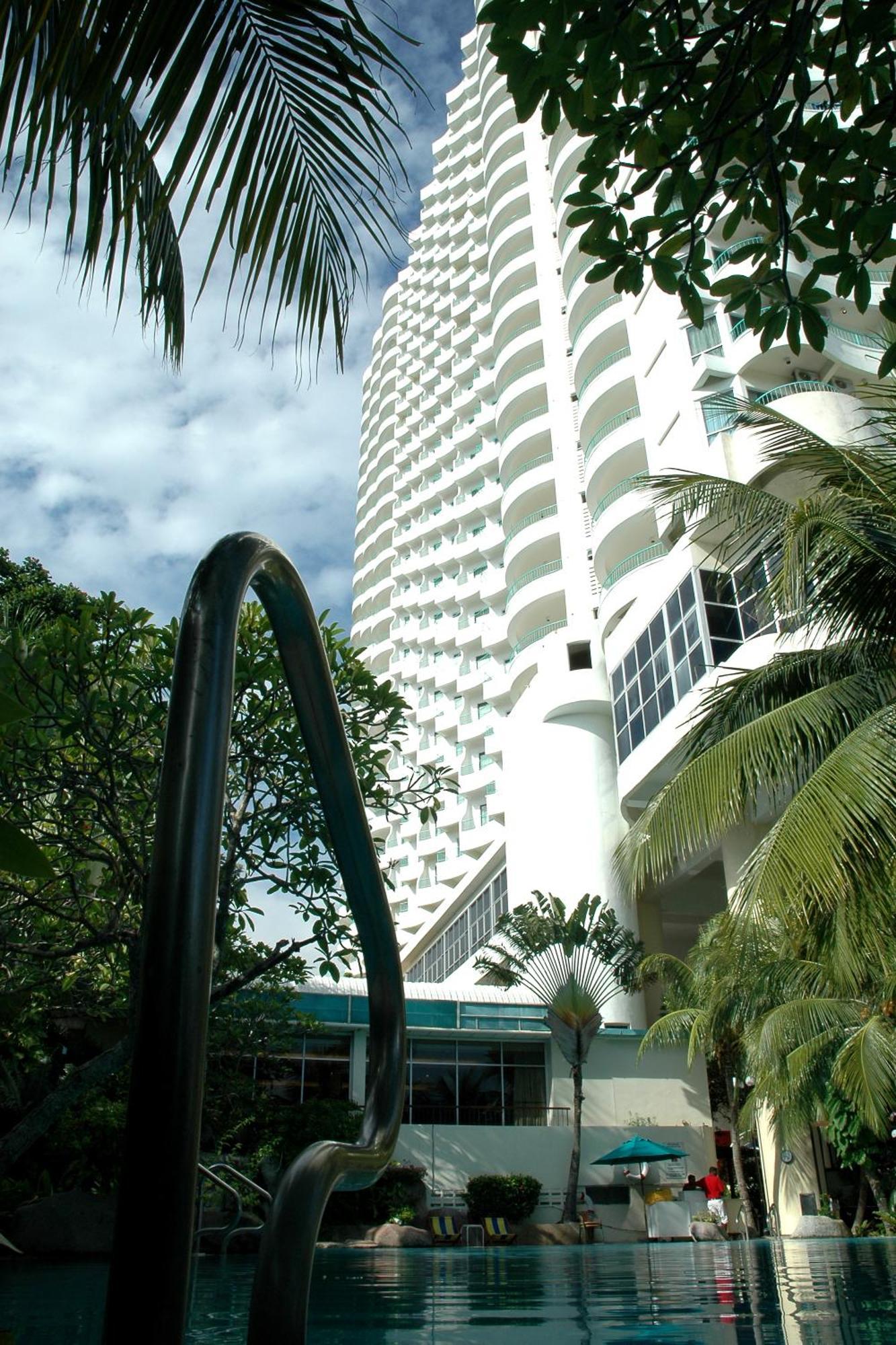 Rainbow Paradise Beach Resort Tanjung Bungah  Exterior photo